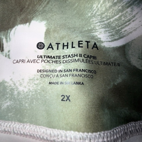 ATHLETA Ultimate Stash II Capri - Plus 2X Painted Energy Olive - Picture 7 of 9